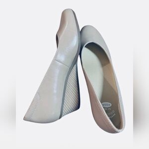 Dr. Scholl’s Women’s Wedges Size 10 NWOT Comfort Cushioned Insole